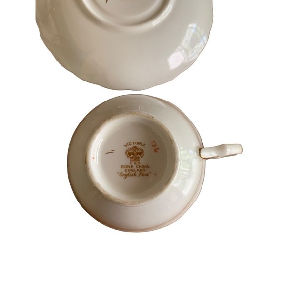 Vintage Victoria C & E Bone China English Rose Teacup & Saucer Chintz England - Picture 11 of 13